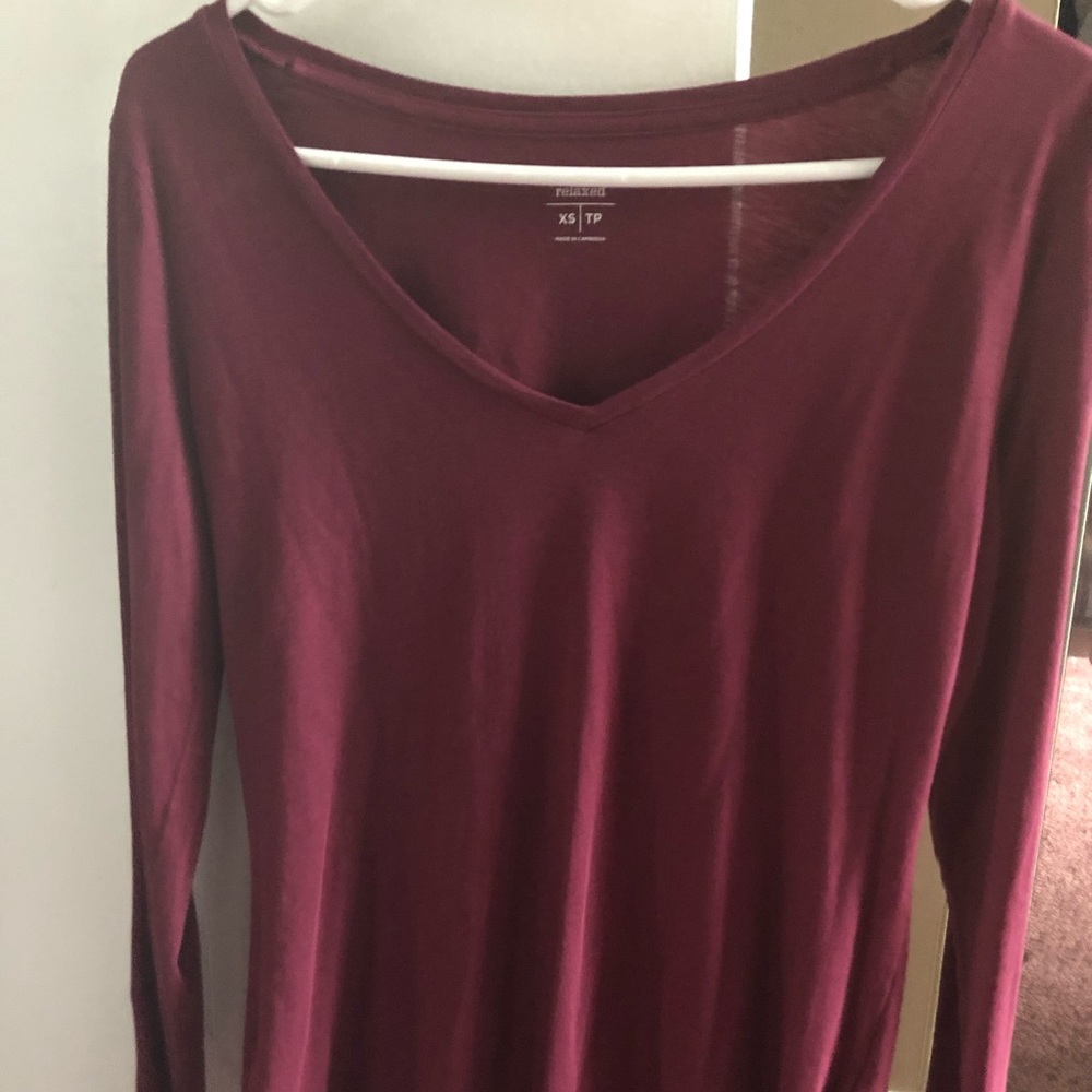 OLD NAVY V-NECK TEE FOR WOMEN.